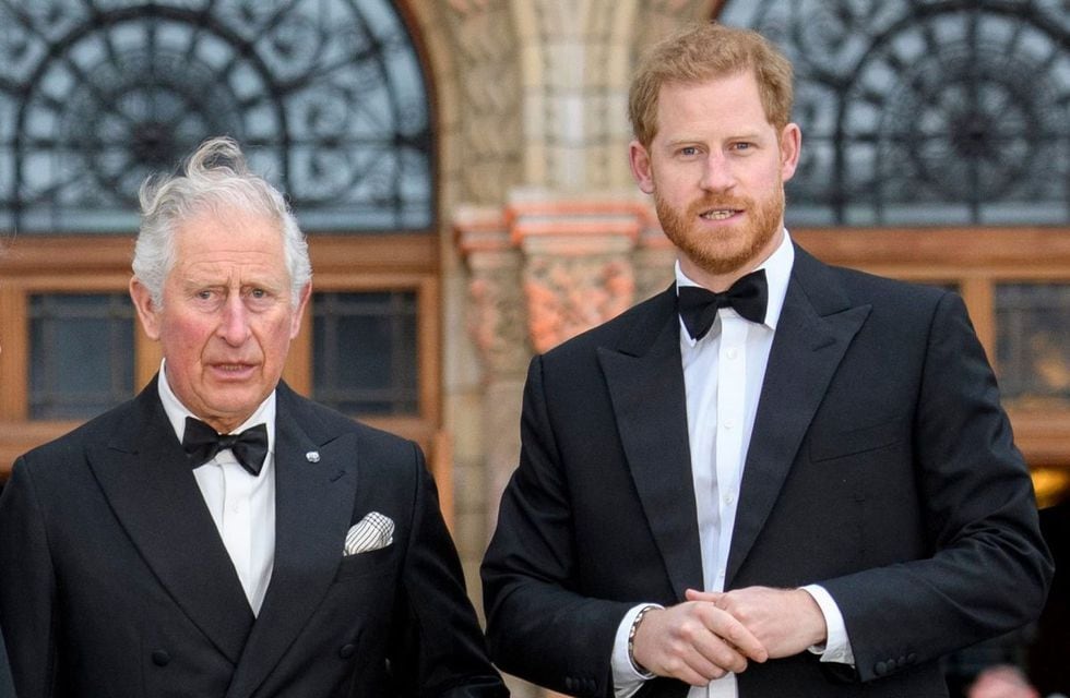 Harry y su padre, el Príncipe Carlos están ahora en 