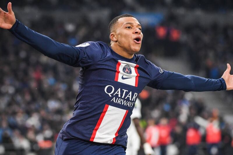 Kylian Mbappé eds pretendido por dos equipos de la Premier League.