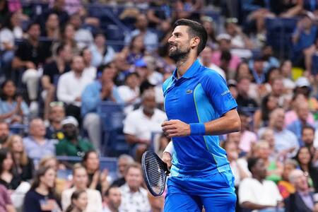 VIDEO | US Open: Novak Djokovic arrasó en su debut y volverá al número 1 del mundo