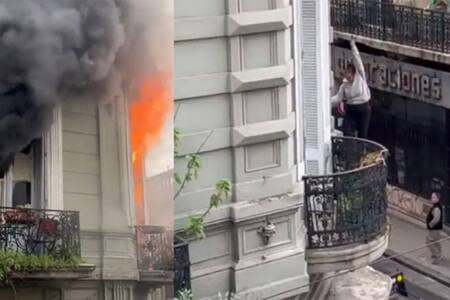 VIDEO | Dramático escape de un incendio en Argentina: mujer quedó colgada de un cable