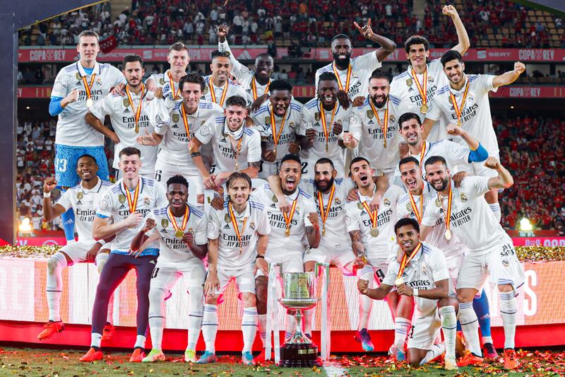 Futbolistas del Real Madrid celebrando la obtención de la Copa del Rey 2023.